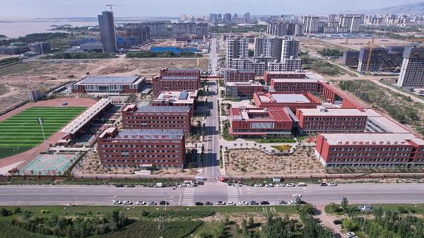 民生工程为学子！中交一公局集团乌海一中新校区投用